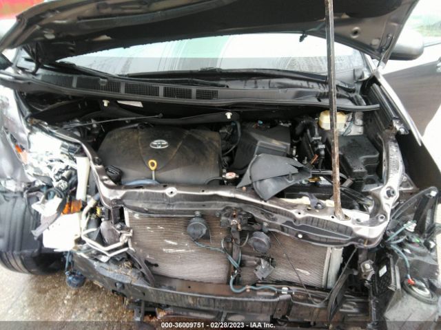 5TDYZ3DC3HS769700 Toyota Sienna Xle 8 Passenger