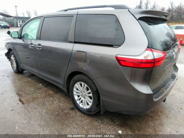 5TDYZ3DC3HS769700 Toyota Sienna Xle 8 Passenger