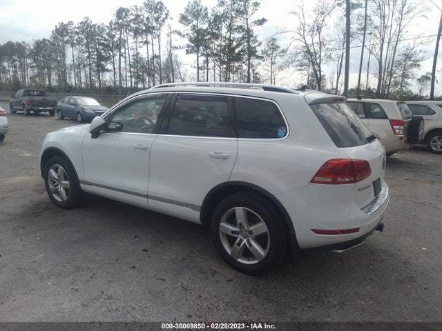 2014 Volkswagen Touareg, VIN: WVGEP9BP2ED006958