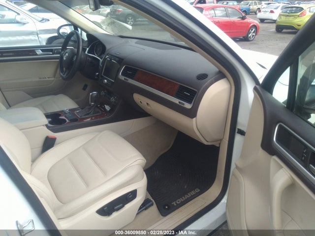 2014 Volkswagen Touareg, VIN: WVGEP9BP2ED006958