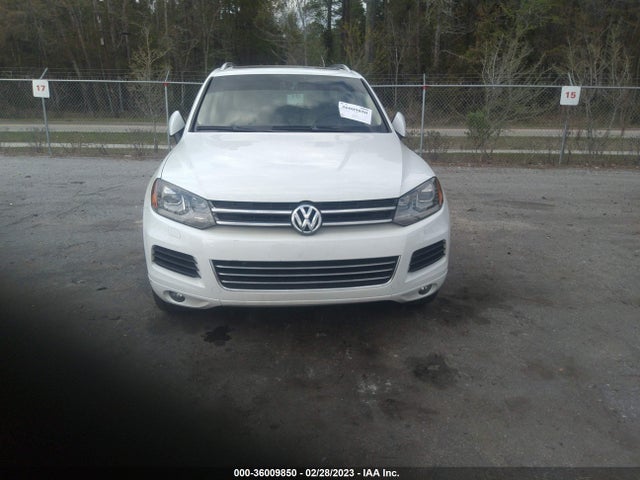 2014 Volkswagen Touareg, VIN: WVGEP9BP2ED006958