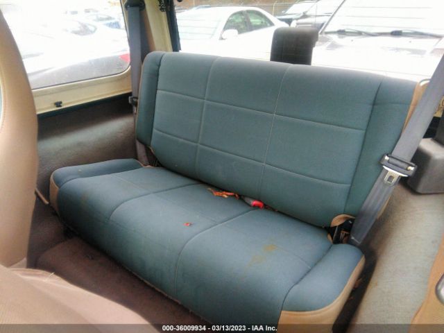 1J4FA59S1YP785179 Jeep Wrangler Sahara