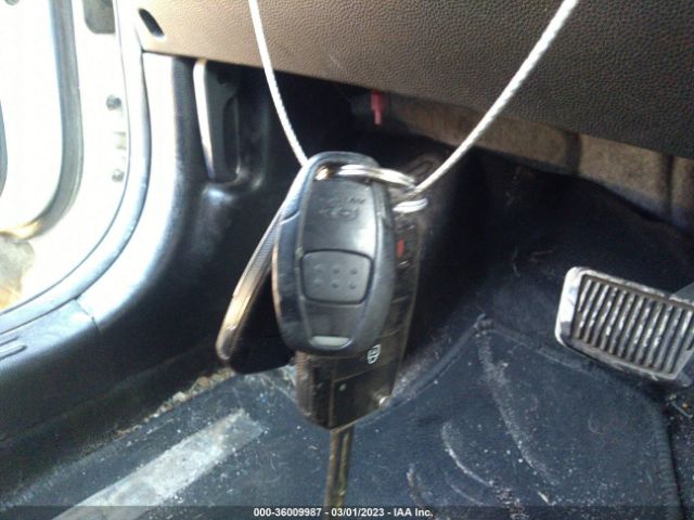 KNDJN2A25E7032667 KIA Soul Base