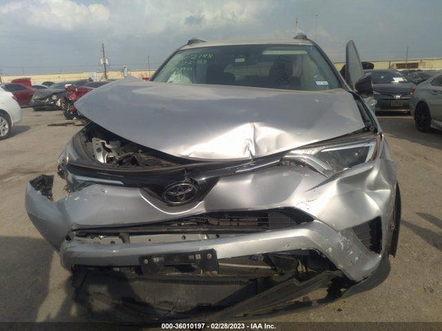 Toyota RAV4 LE 2018 2T3ZFREV5JW415603 Image 7
