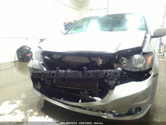 2C4RDGBG1JR199646 Dodge Grand Caravan Se Plus