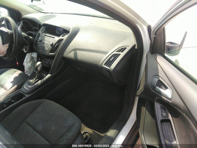 Ford FOCUS SE 2017 1FADP3K22HL232869 Image 6