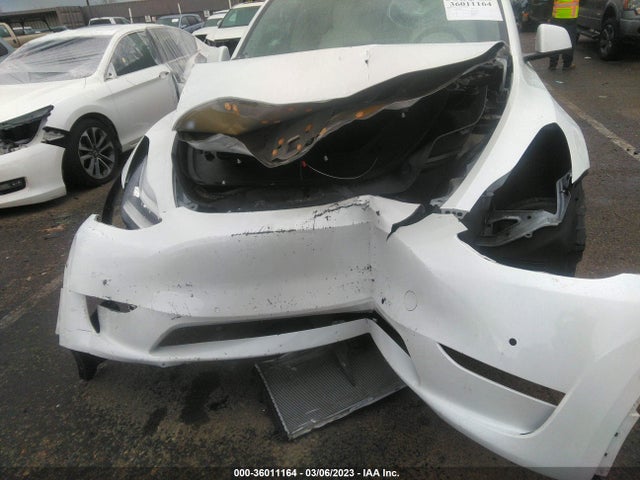 Tesla Model Y Long Range 2020 5YJYGDEE5LF018803 Image 6