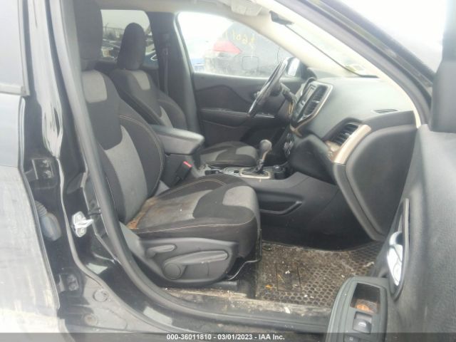 1C4PJMABXGW109740 Jeep Cherokee Sport