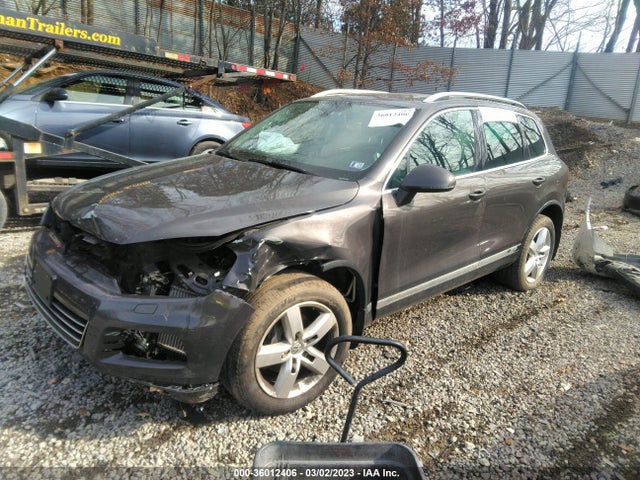 WVGFK9BP8CD005460 Volkswagen Touareg Lux