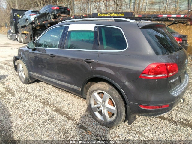 WVGFK9BP8CD005460 Volkswagen Touareg Lux