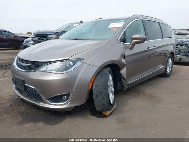 Chrysler Pacifica Touring L 2018 2C4RC1BG7JR293255 Image 2