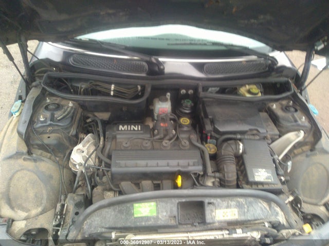 2004 MINI COOPER HARDTOP VIN: WMWRC33424TJ61594