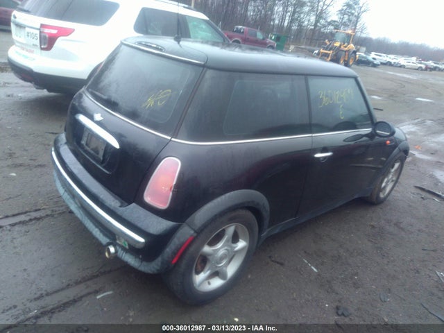 2004 MINI COOPER HARDTOP VIN: WMWRC33424TJ61594