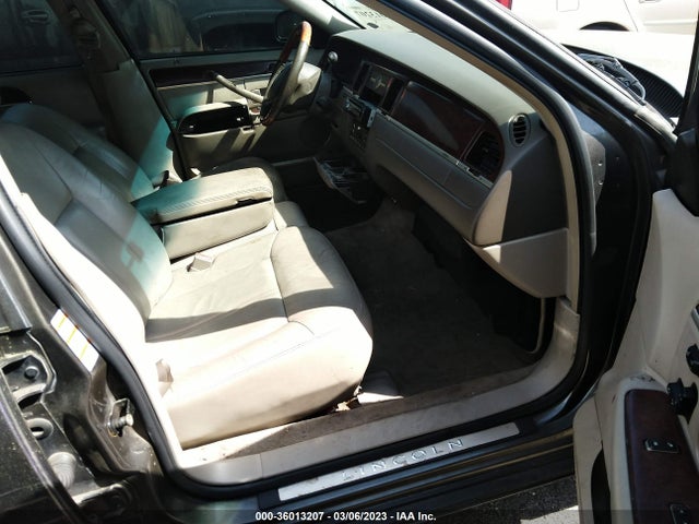 Lincoln Town Car Ultimate L 2004 1LNHM85W64Y638873 Image 6