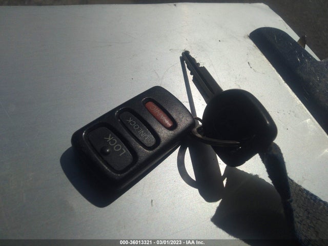 Mitsubishi Montero 2001 JA4MW51RX1J016934 Image 3