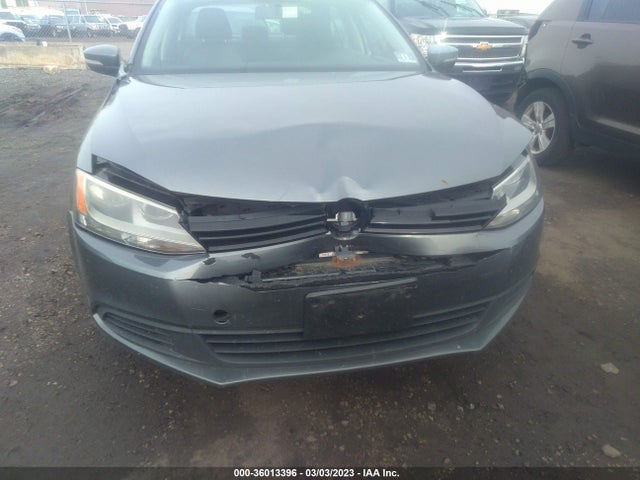 2011 VOLKSWAGEN JETTA SEDAN SE W/CONVENIENCE PZEV VIN: 3VWDZ7AJ4BM324735