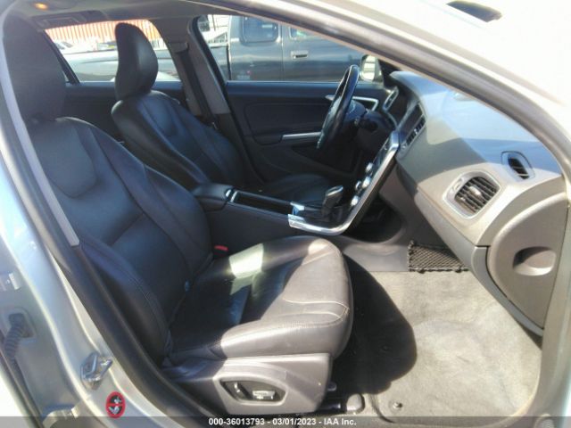 YV140MEM4F1261813 Volvo V60 T5 Drive-e Platinum