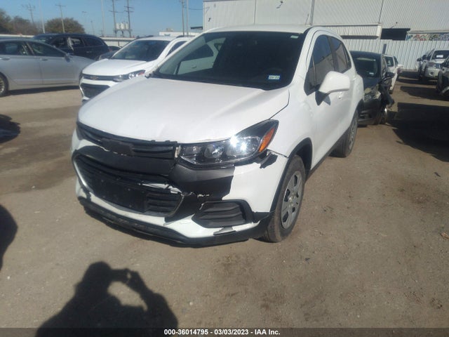 Chevrolet TRAX LS 2018 KL7CJKSB0JB724519 Image 2