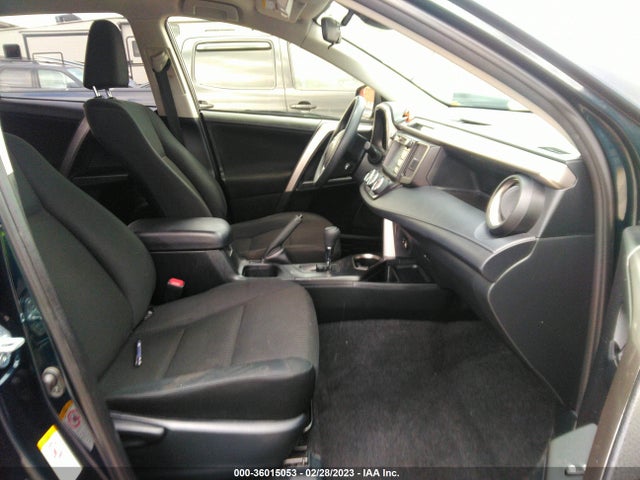 2018 Toyota RAV4, VIN: JTMZFREV2JD130693
