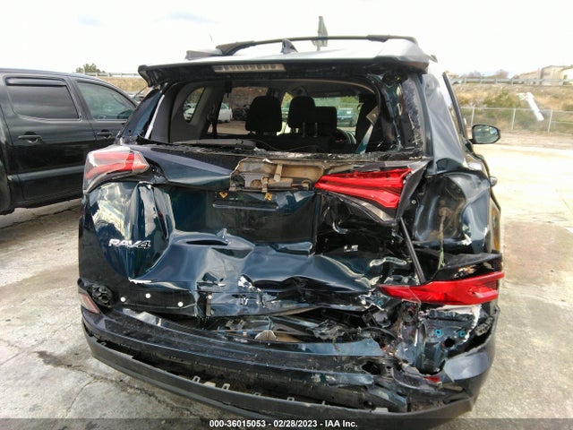 2018 Toyota RAV4, VIN: JTMZFREV2JD130693