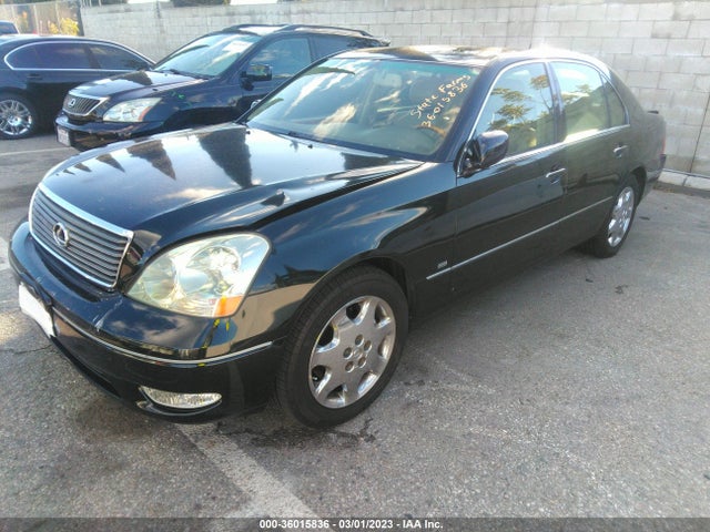 Lexus LS 430 2001 JTHBN30F310051900 Image 2