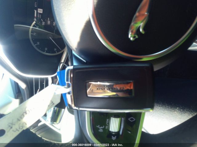 SAJBG4FX0NCY90765 Jaguar Xf Se