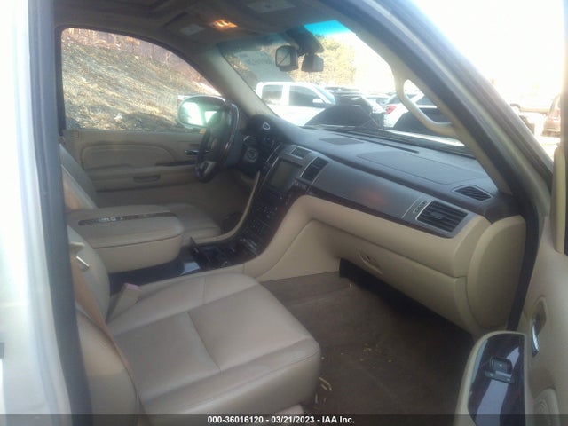 2009 CADILLAC ESCALADE EXT AWD 4DR VIN: 3GYFK22249G100359