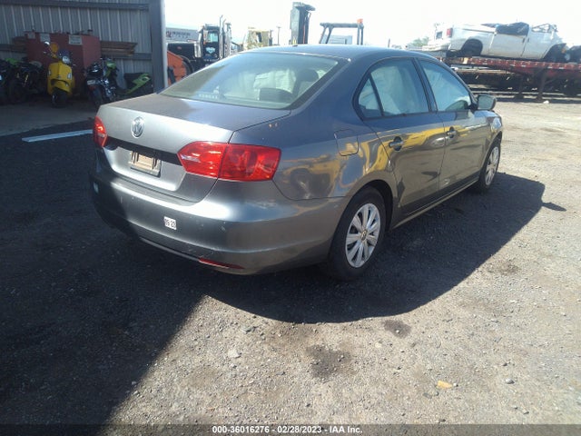 3VW2K7AJ2EM303351 Volkswagen Jetta Sedan S