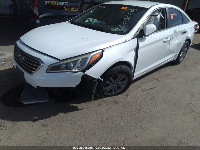 2015 HYUNDAI SONATA 2.4L SE VIN: 5NPE24AF2FH008011