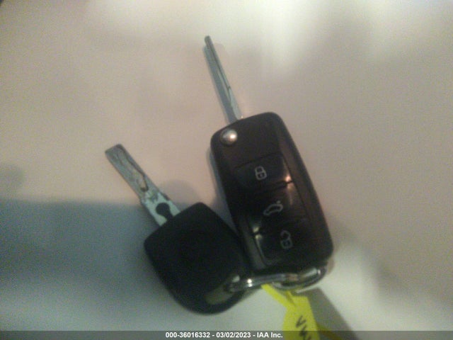 2012 VOLKSWAGEN GOLF TDI VIN: WVWNM7AJ7CW350351