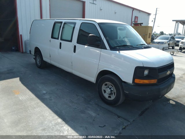 Chevrolet EXPRESS CARGO VAN 2015 1GCWGGCFXF1143930 Image 1