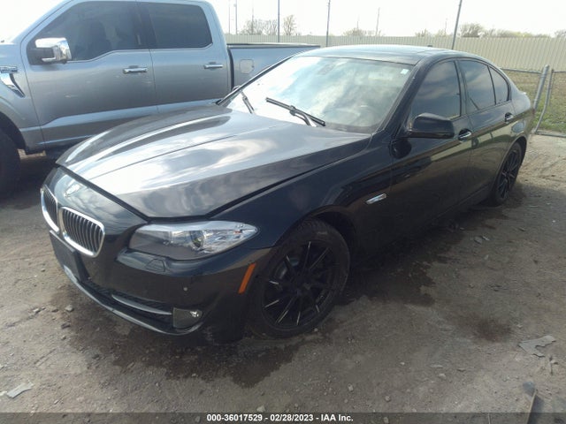 BMW 5 Series 528i 2011 WBAFR1C55BC260860 Image 2