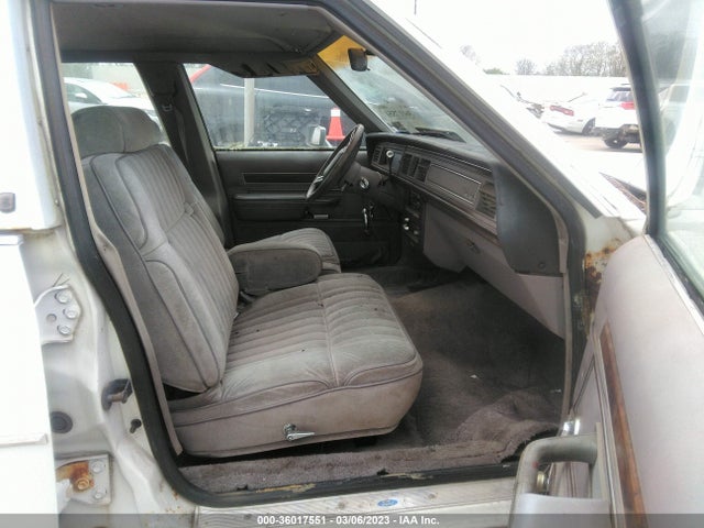 1989 FORD CROWN VICTORIA VIN: 2FABP73F8KX136609