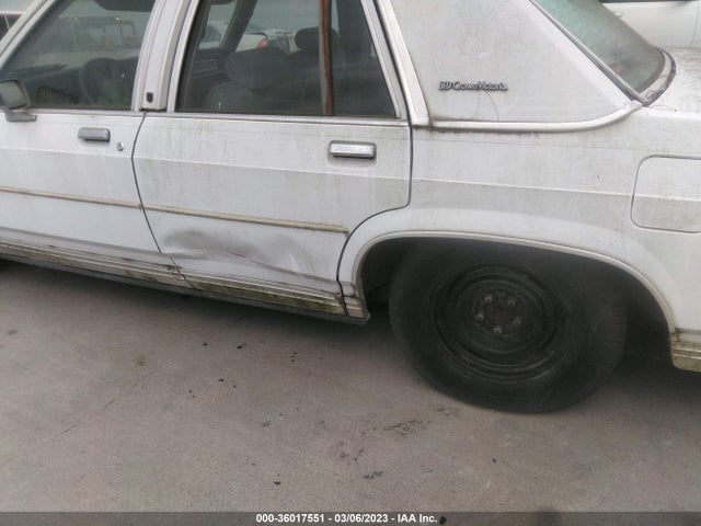 1989 FORD CROWN VICTORIA VIN: 2FABP73F8KX136609