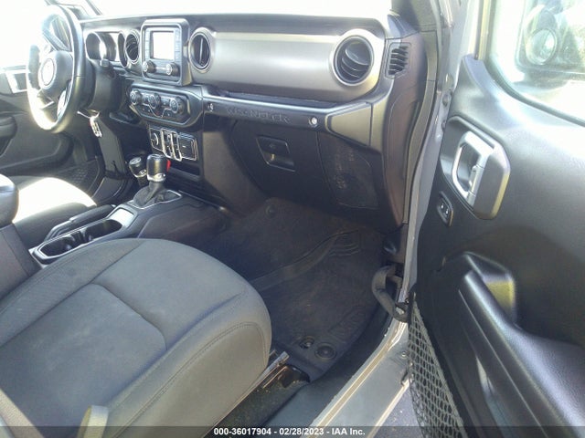 1C4HJXDG6JW240958 Jeep Wrangler Unlimited Sport S