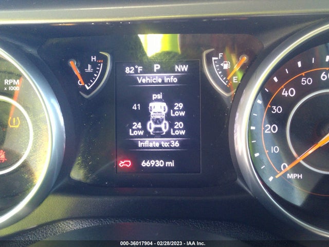 1C4HJXDG6JW240958 Jeep Wrangler Unlimited Sport S