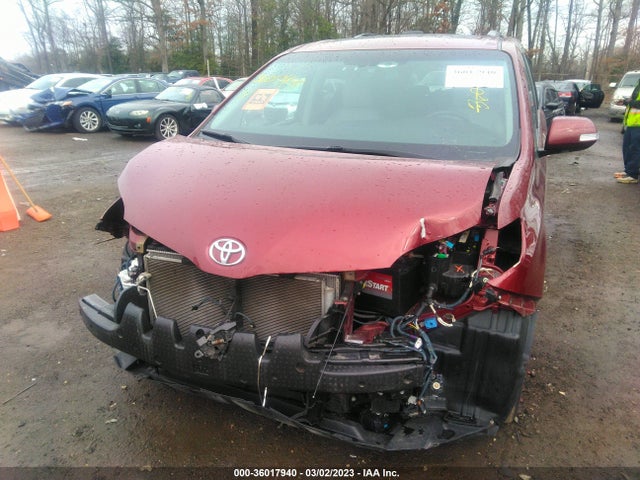 2015 TOYOTA SIENNA XLE/XLE AAS/LTD VIN: 5TDYK3DC2FS545397