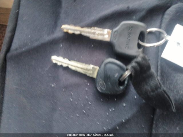 KNDJC736475722718 KIA SORENTO LX