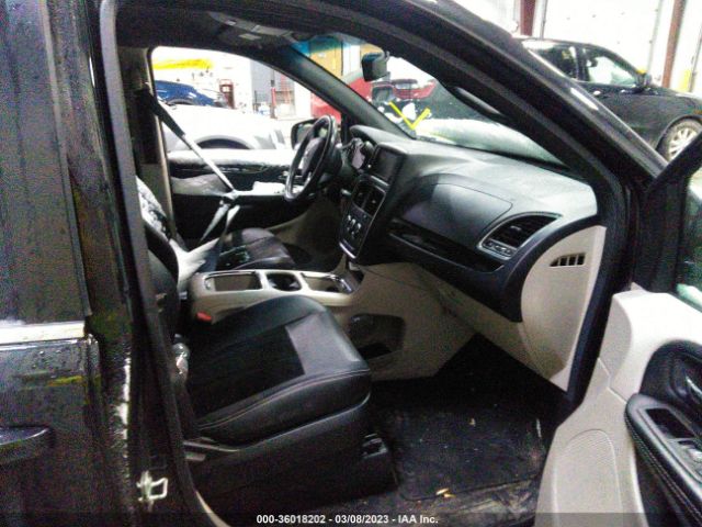 2C4RDGCG5JR207990 Dodge Grand Caravan Sxt