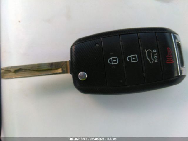 5XYPG4A33GG100527 KIA SORENTO LX