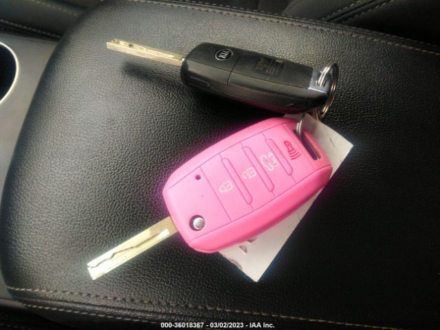 5XYPGDA56HG328766 KIA Sorento Lx V6