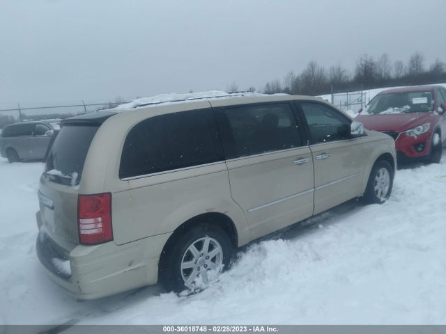 2A4RR5D13AR217783 Chrysler Town & Country