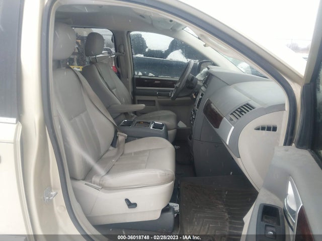 2A4RR5D13AR217783 Chrysler Town & Country