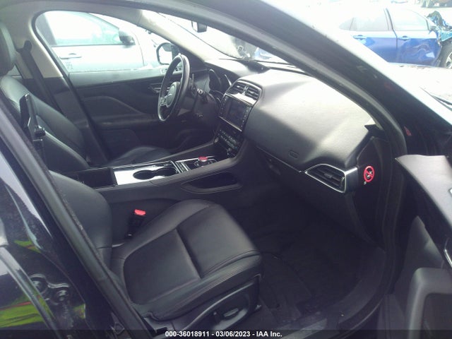 2017 Jaguar F-PACE, VIN: SADCJ2BV4HA499541