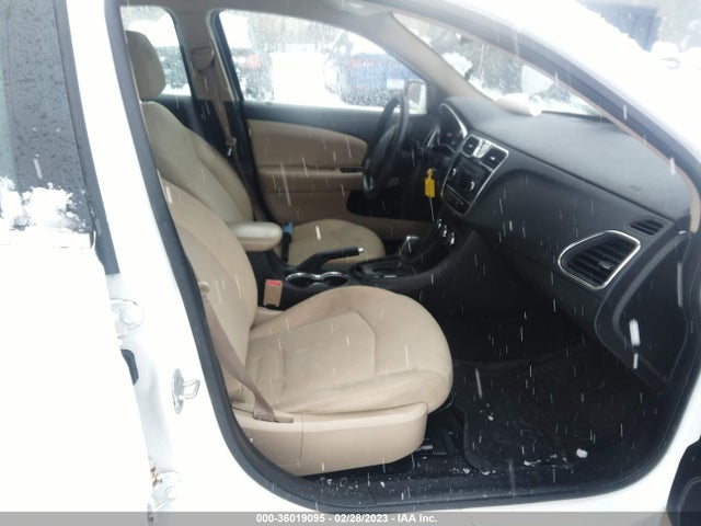 1C3CCBAG2CN168584 Chrysler 200 LX