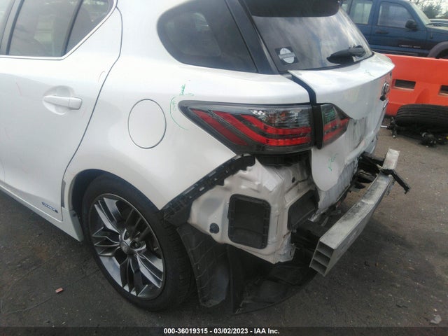 JTHKD5BH4C2065678 Lexus CT 200H