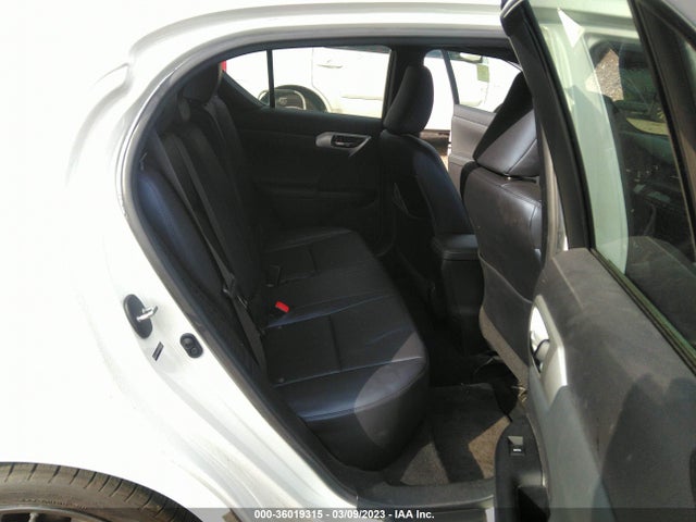 JTHKD5BH4C2065678 Lexus CT 200H