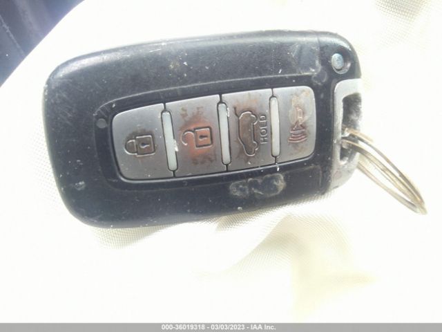 5XYKUDA26BG053044 KIA SORENTO EX