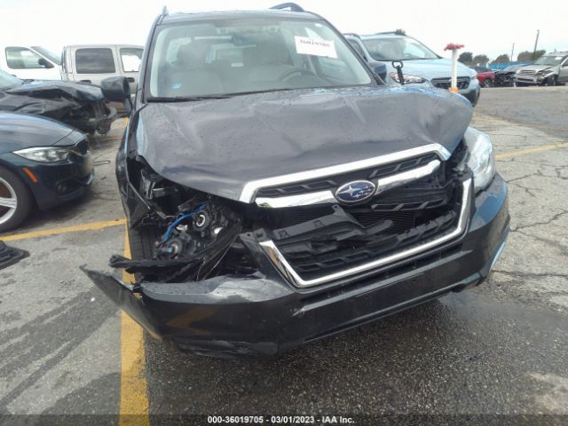 JF2SJAGC1JH552848 Subaru Forester Premium