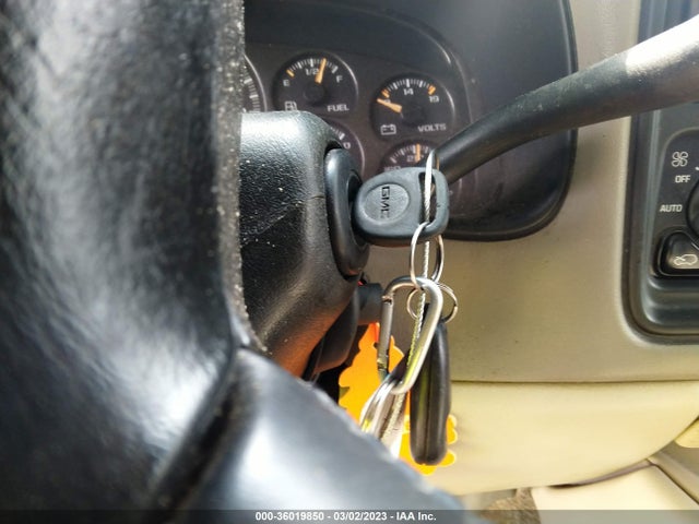 GMC YUKON SLT 2002 1GKEC13Z02R224787 Image 3